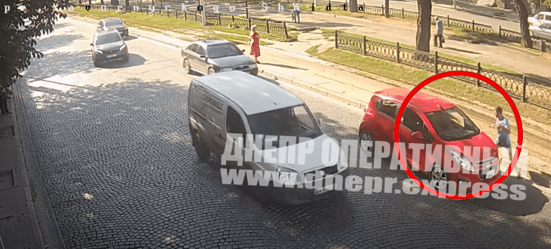 Мужчина с монтировкой напал на водителя Chevrolet - новости Днепра
