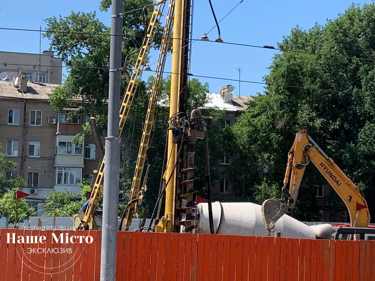 В Днепре рядом с вокзалом началось строительство нового ТРЦ (Фото)