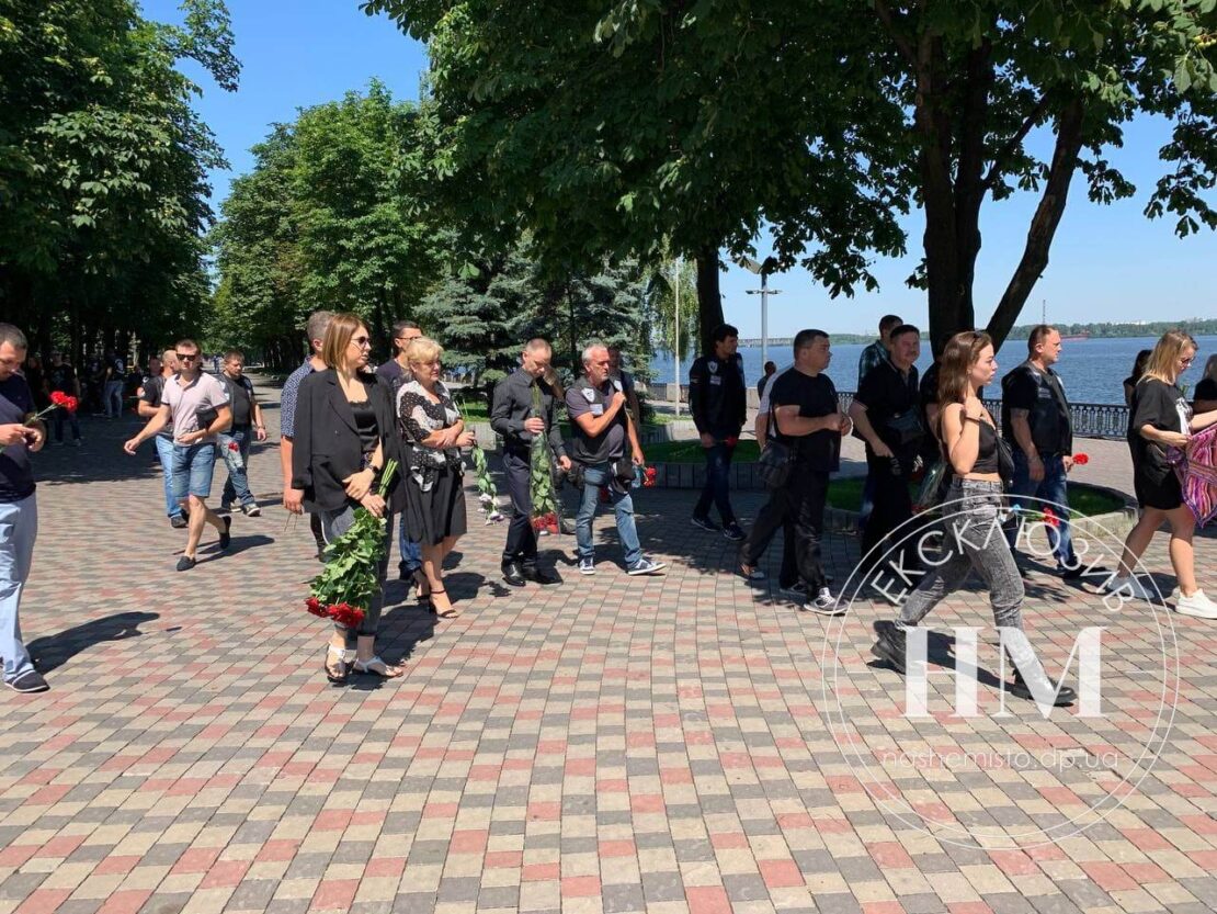 Похороны погибшего в ДТП на Набережной Победы - новости Днепра