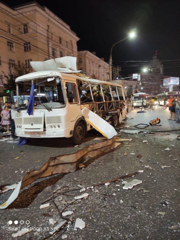 В России взорвался автобус с людьми: есть жертвы (видео момента)