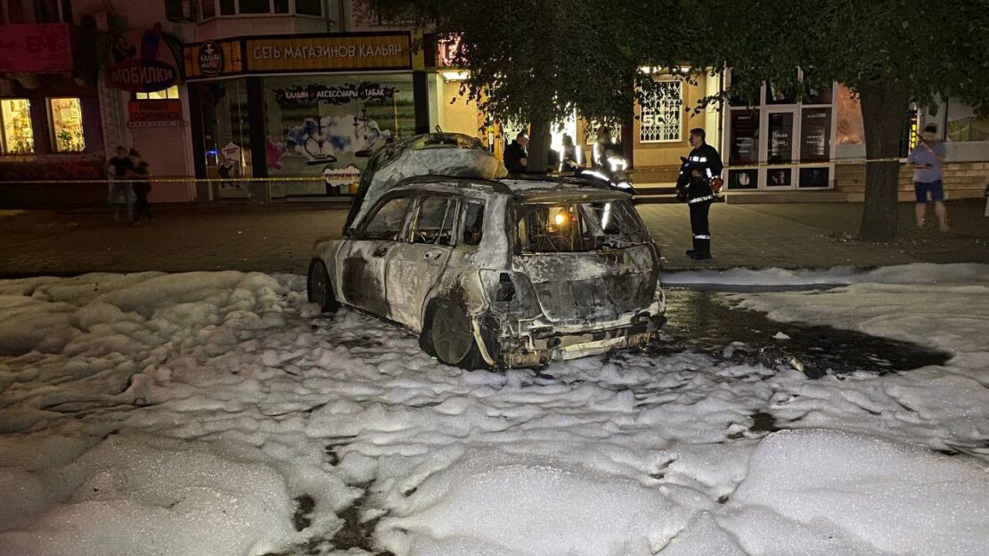 Сгорело элитное авто известной бизнес-леди (Фото) - новости Днепра
