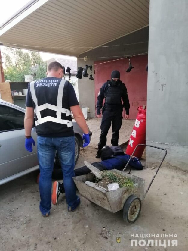 В Днепропетровской области в богатых особняках бандиты удерживали почти 200 рабов