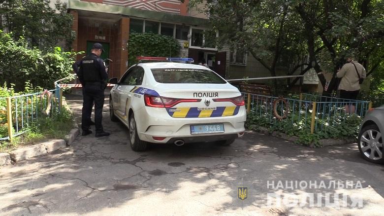 Соседи говорят, что жили душа в душу: в Киеве муж убил жена и спрятал тело в морозилке