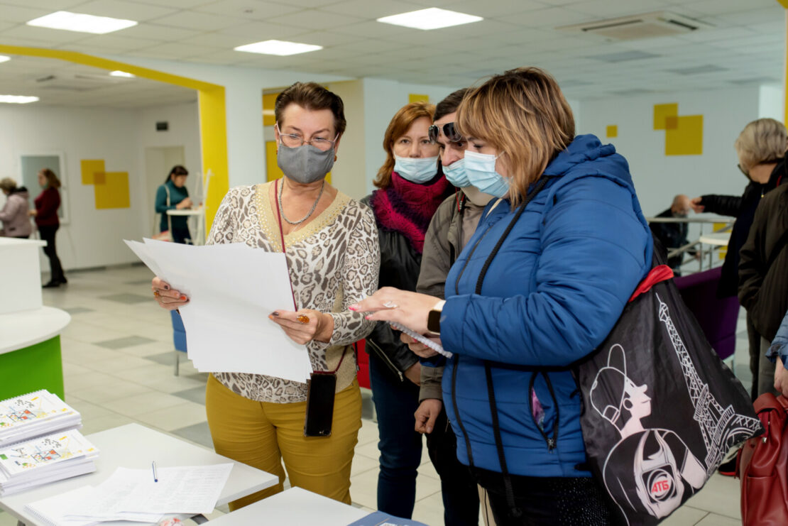 Три днепровские школы получат по 100 тысяч гривен на модернизацию кабинетов труда