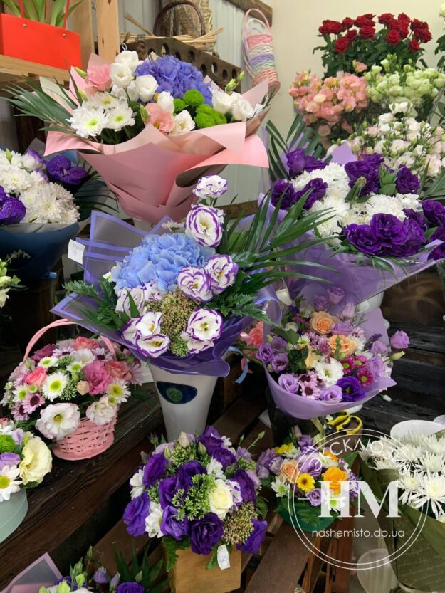 Сколько стоят цветы 1 сентября 2021 (Фото) - новости Днепра