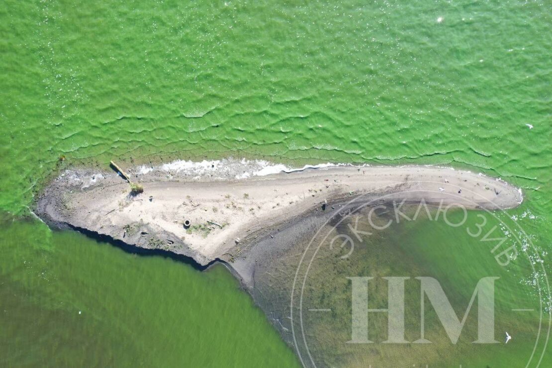 Убирают искусственный остров (Фото) - новости Днепра