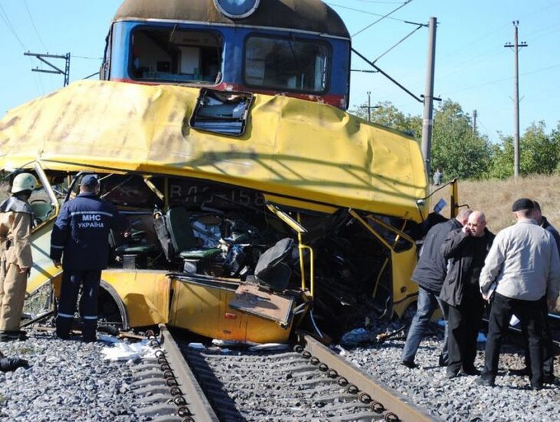 Поезд протаранил автобус, погибло 45 человек - новости Днепра