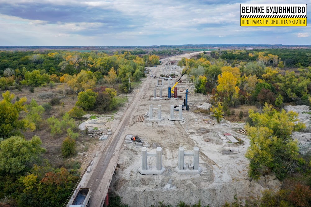 На Дніпропетровщині зводять унікальну для України естакаду 