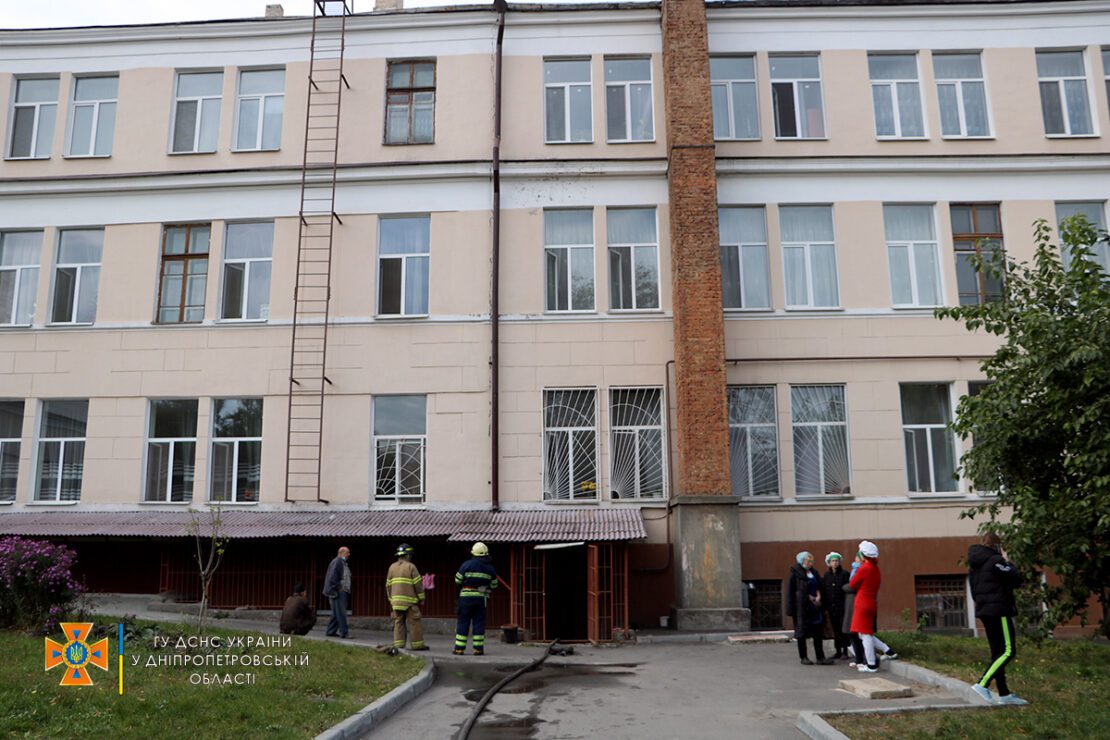 В Новокодакском районе горела школа - новости Днепра