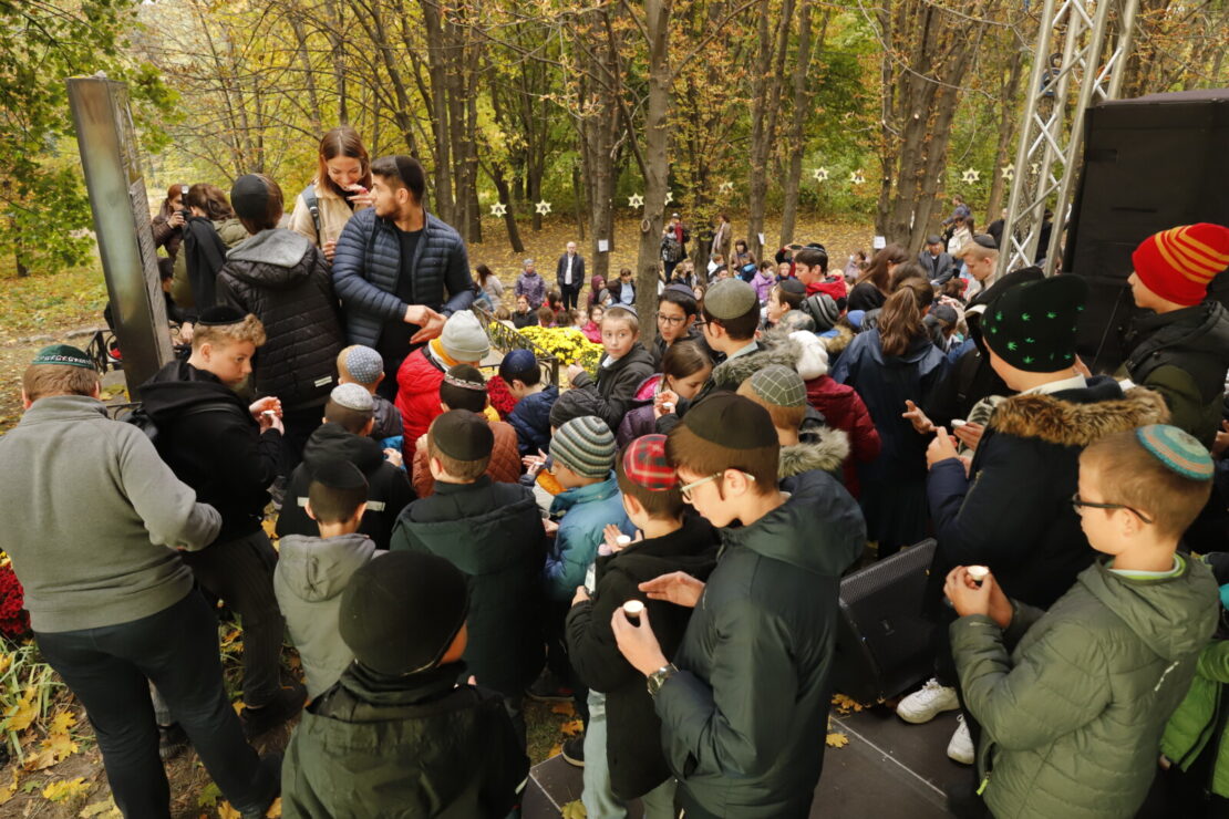 В Днепре почтили 80-ю годовщину массовых расстрелов евреев города нацистами во время Второй мировой войны