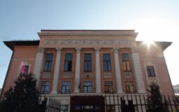 Школа-лицей №100, адрес, номер телефона