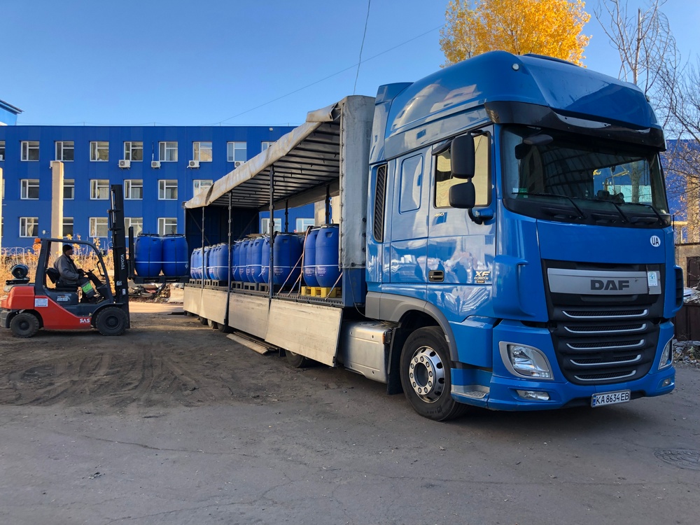 АТБ отправляет в Румынию на переработку грузовик с миллионом использованных батареек — фоторепортаж