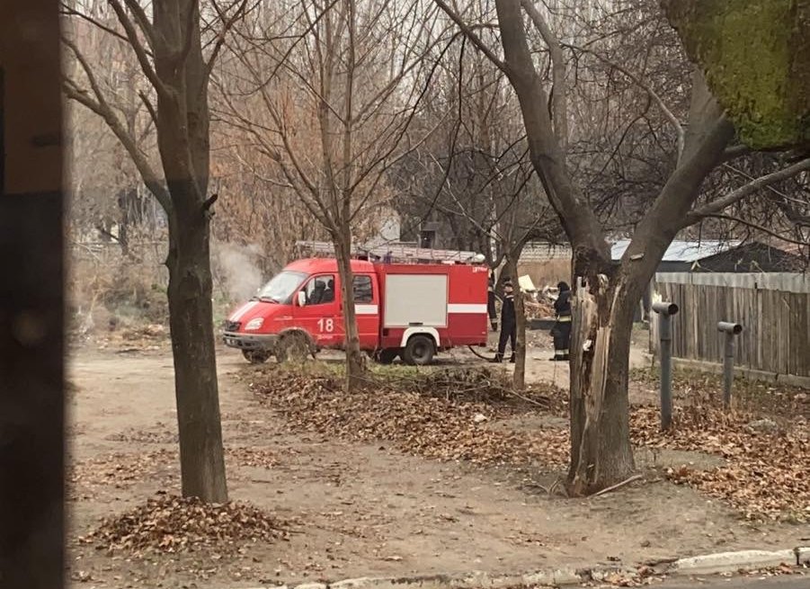 Жильцы убрали и сожгли старые матрасы - новости Днепра