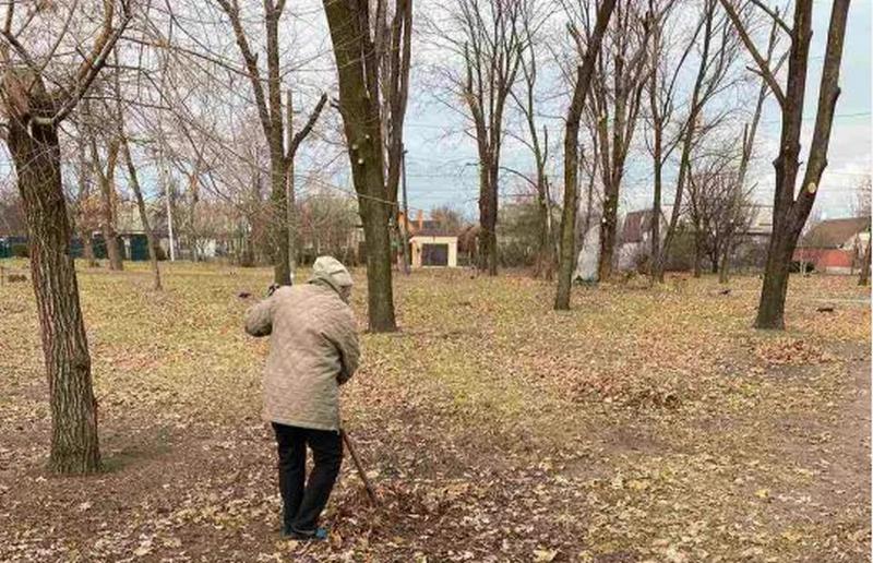 Зять с тещей убрали парк на Игрени - новости Днепра