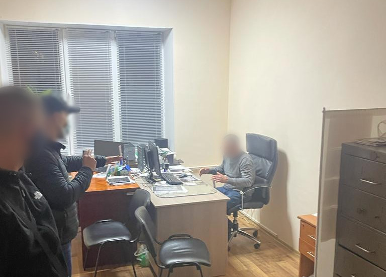 Задержали врача в Днепре за ковид-сертификаты - новости Днепра