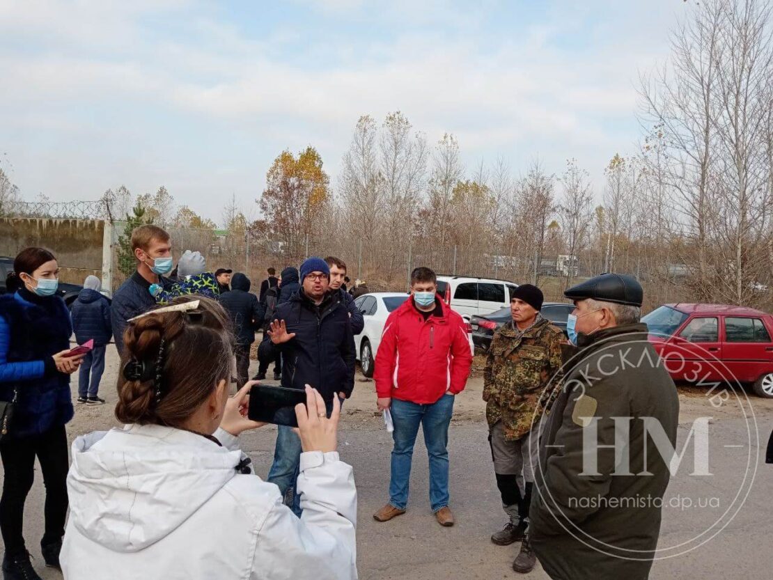 Перекрыли Полтавское шоссе,  спасают лес - новости Днепра