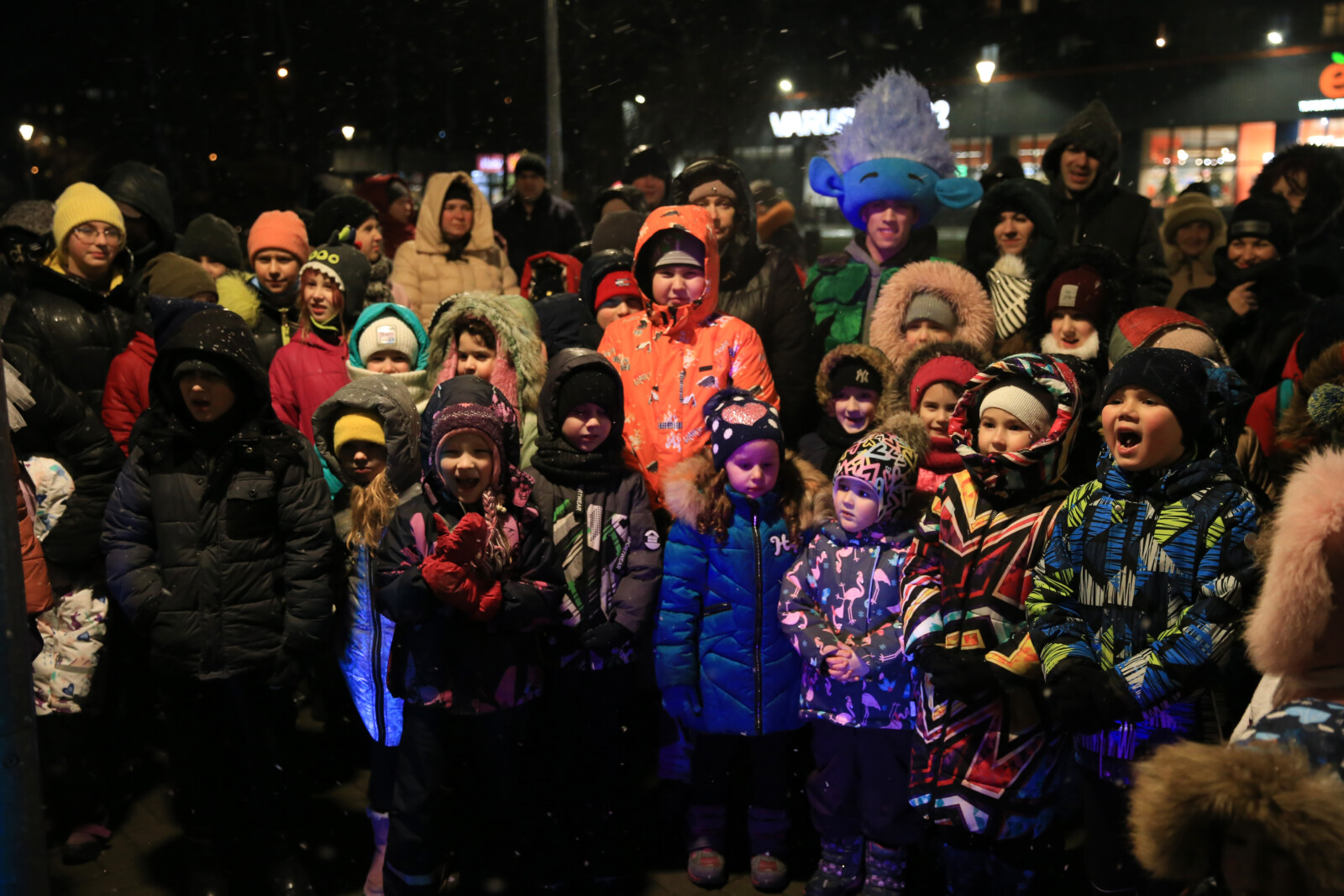 Ярмарка, танцевальный батл и викторина: как дети в Днепре встречали святого Николая