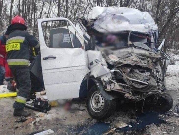 Жуткое ДТП в Черниговской области: 11 человек погибли