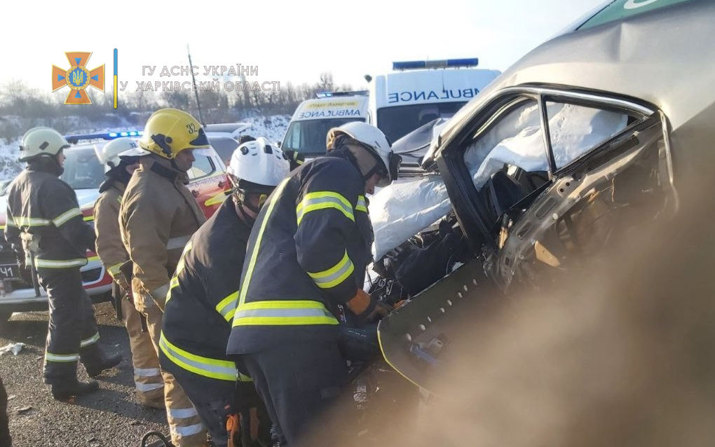 В ДТП погибли трое взрослых, малыши – в реанимации 