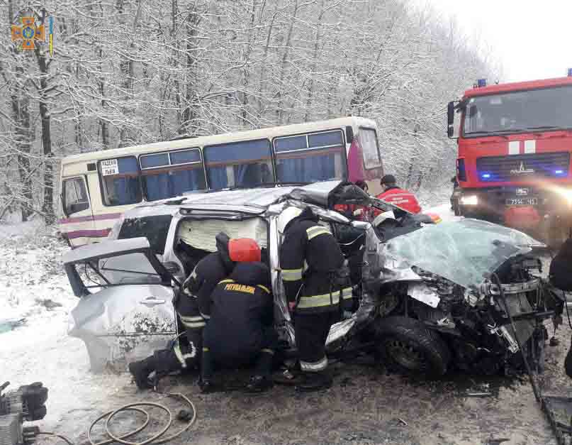 Снежно-ледяной апокалипсис в Украине - новости Днепра