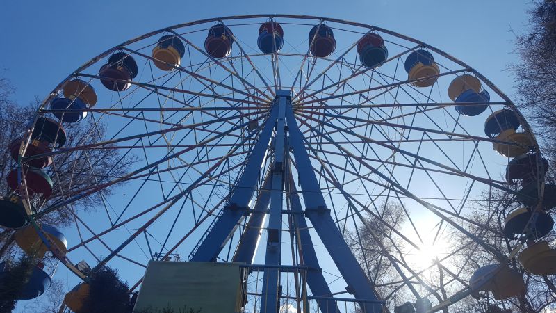 В Днепре продают колесо обозрения из парка Глобы