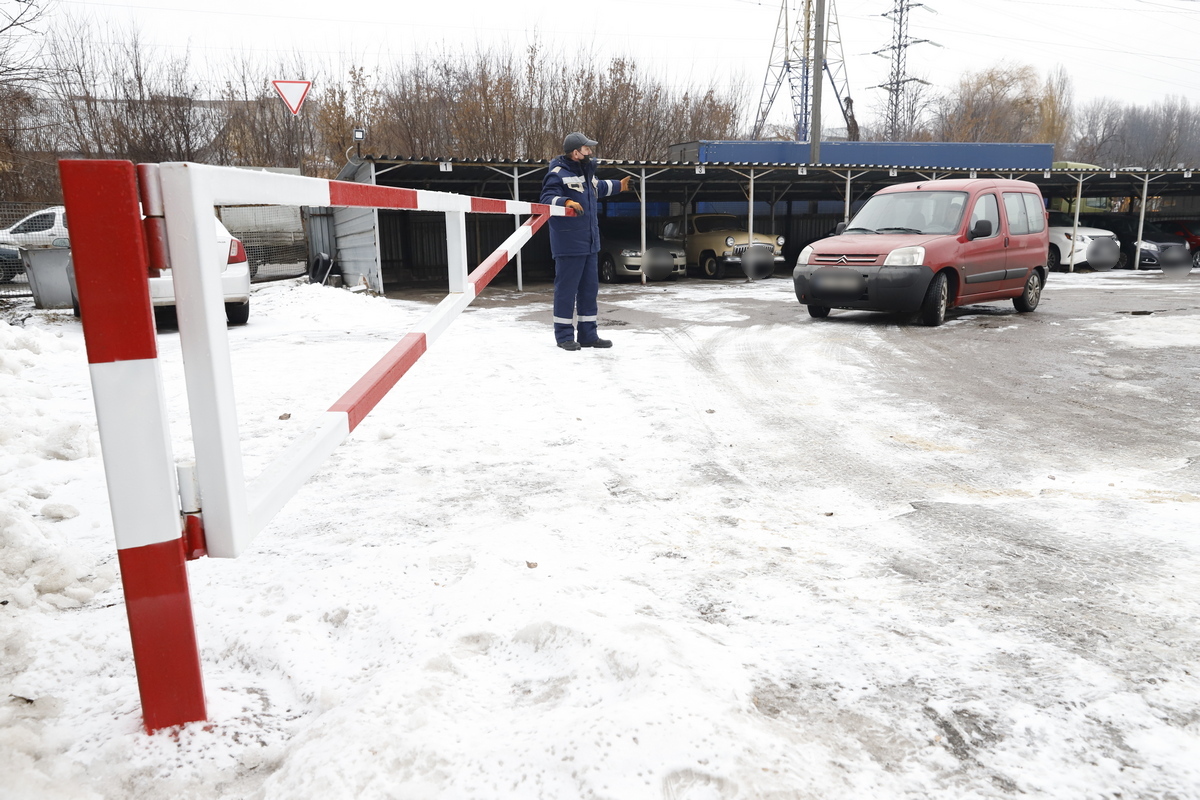 В Днепре 147 операторов обслуживают парковки - новости Днепра