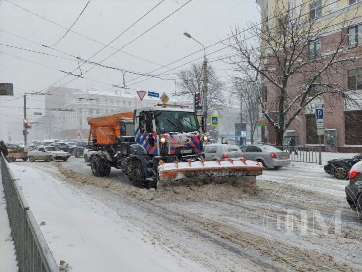 Непогода в Днепре: коммунальные службы работают над ликвидацией последствий