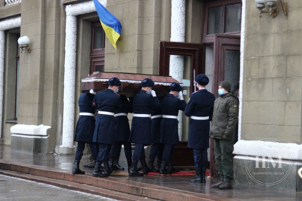 Церемония прощания с погибшими на ЮМЗ бойцами - новости Днепра