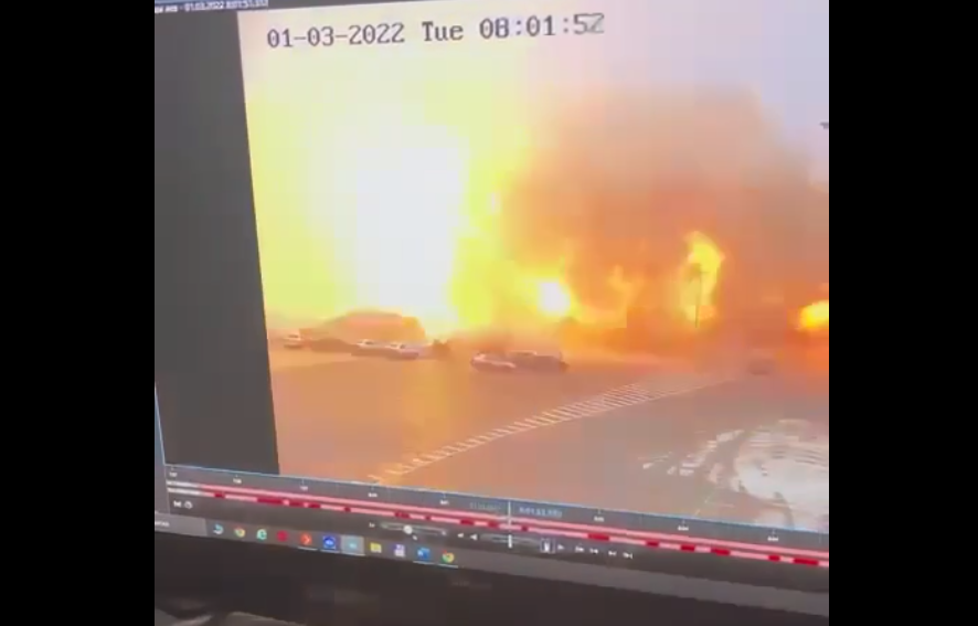 Россия нанесла авиаудар по центральной площади Харькова (Видео)