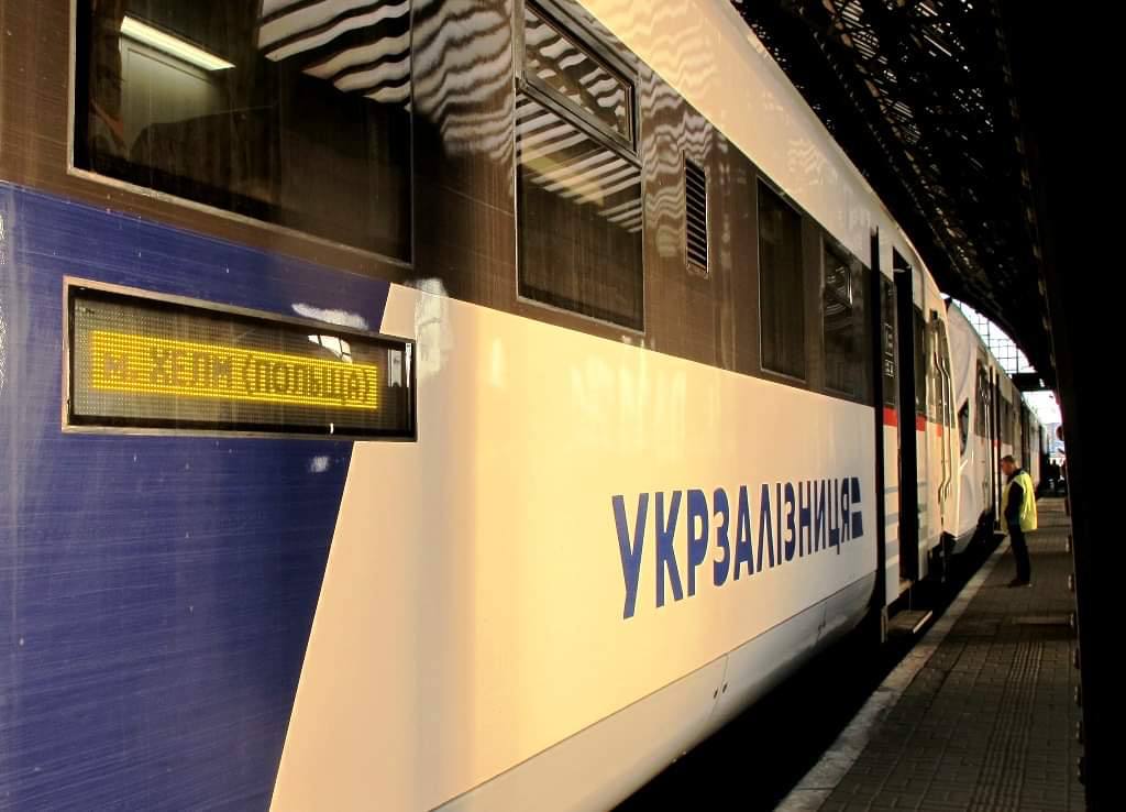 Эвакуационные поезда из Днепра и Кривого Рога на 25 марта