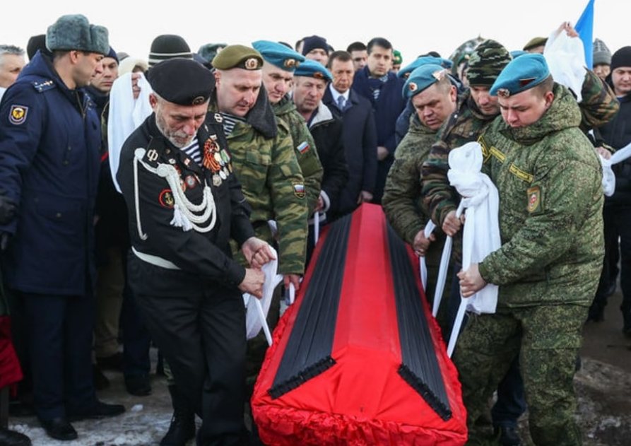 Массовые похороны погибших оккупантов
