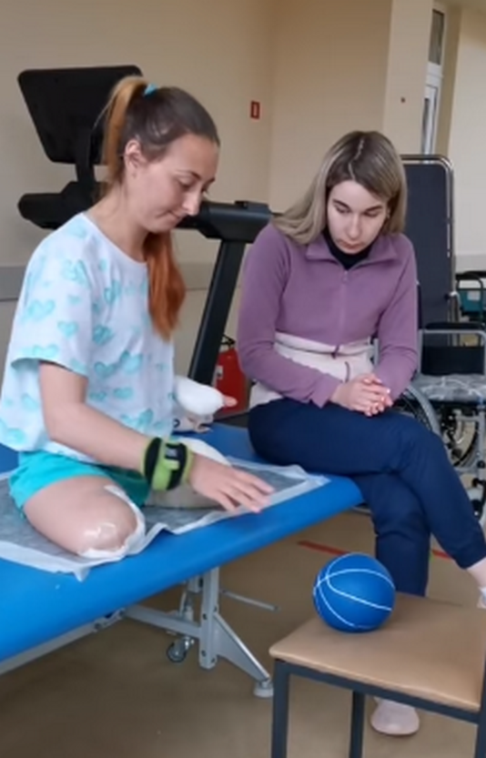 Врятували медсестру, яка втратила ноги - новости Днепра