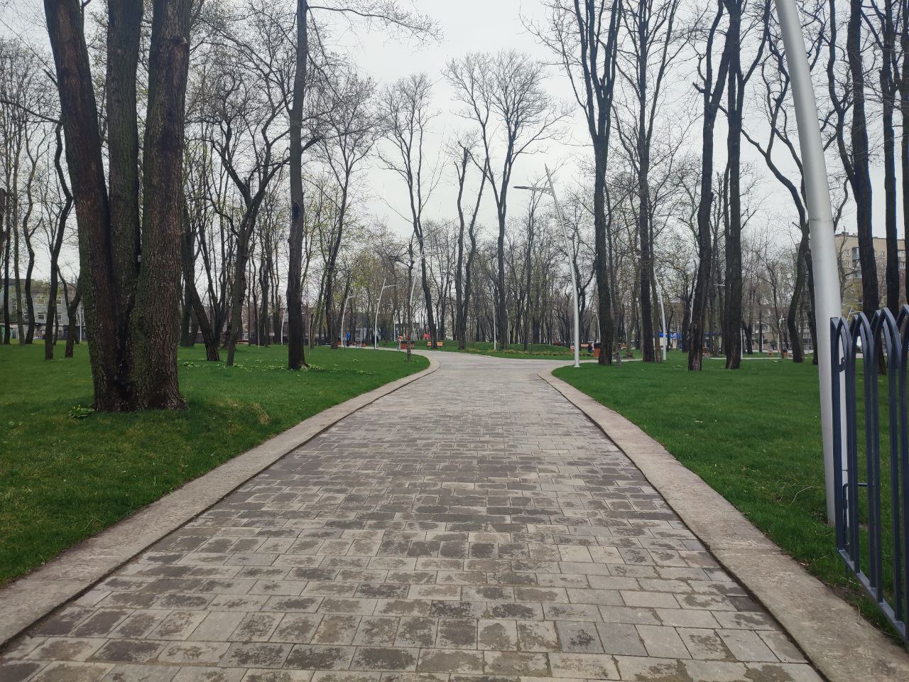 В парке им. Писаржевского продолжается капитальный ремонт первой и четвертой очереди