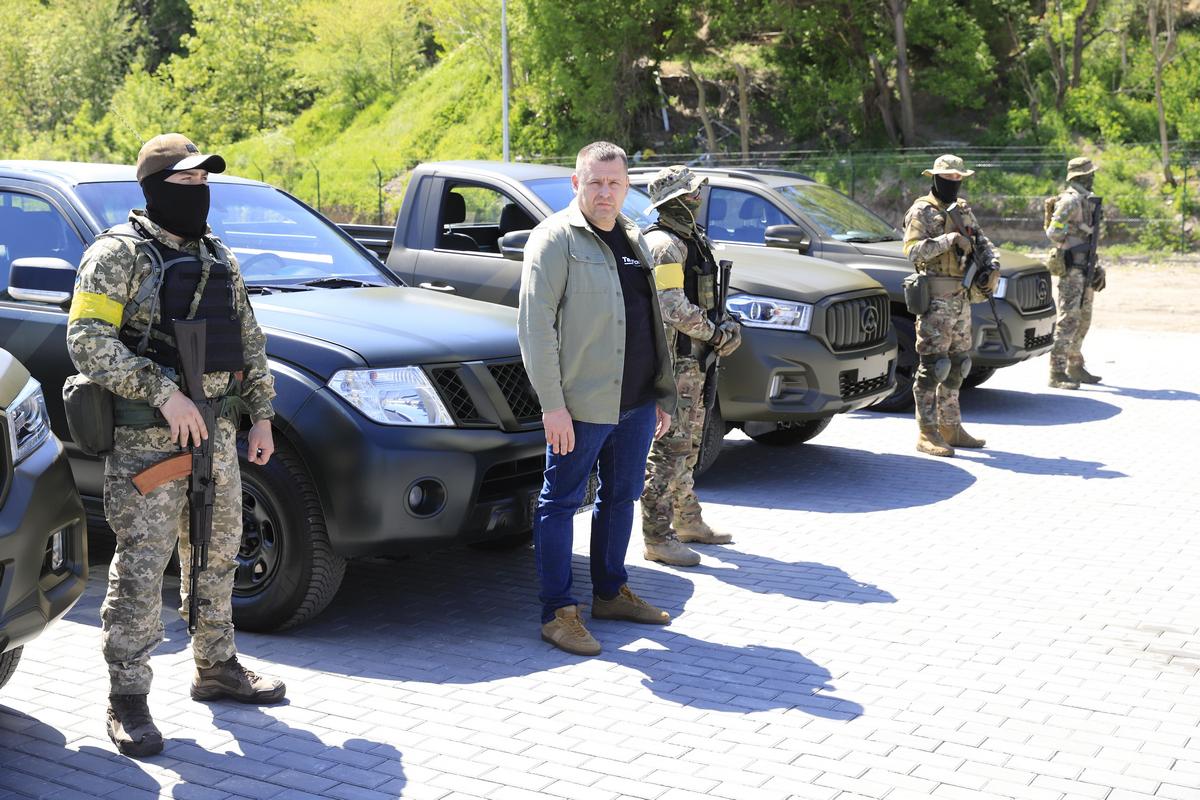 Дніпро передав на потреби фронту 300 авто - Наше Мисто