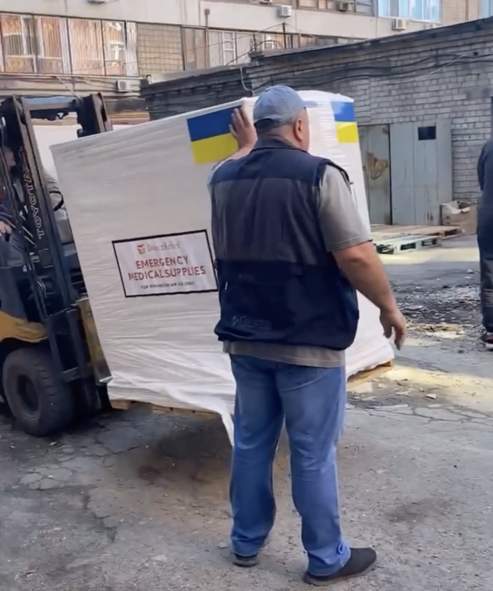 Координаційний штаб волонтерів Дніпра та «ТАПС-Україна» відвезли гуманітарну допомогу на схід країни 