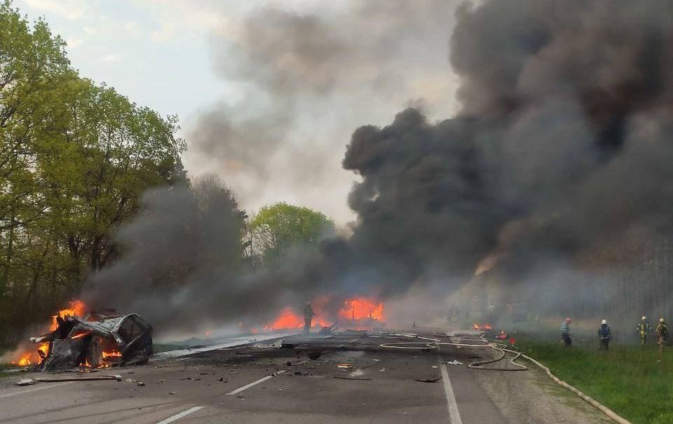 ДТП на трассе "Киев-Чоп" с пассажирским автобусом и бензовозом