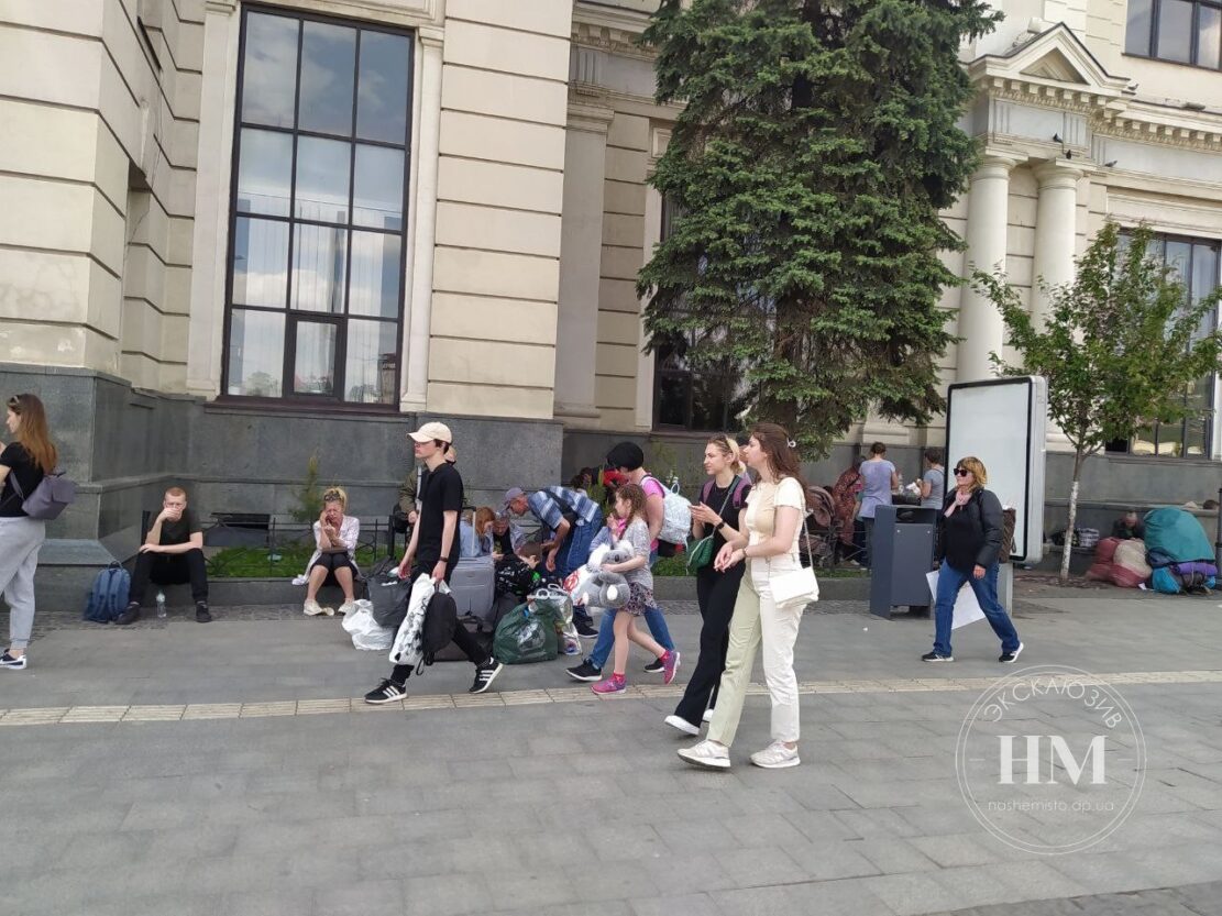 У Львові на залізничному вокзалі величезні черги - Наше Мисто