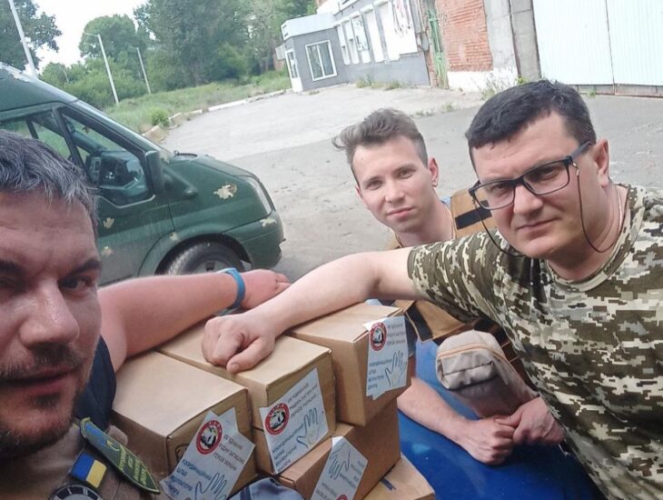 Портативні зарядні пристрої та продукти: чергова допомога від Дніпра військовим і мешканцям з гарячих точок