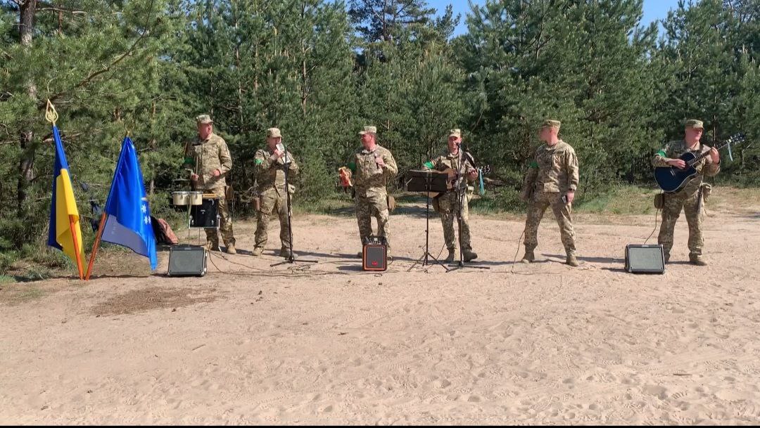 Дніпровський військовий оркестр грає на передовій під звуки вибухів (Відео) Новини Дніпра