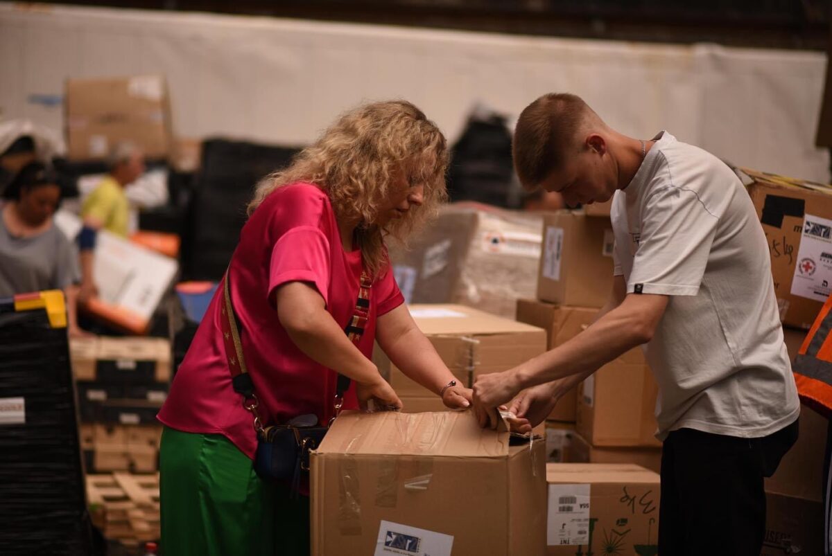 Продукти, засоби гігієни, генератори, амуніція: чергова допомога від Дніпра військовим та цивільним 