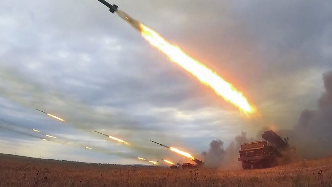 Російські окупанти атакували два райони Дніпропетровщини: гатили з "Градів" і артилерії