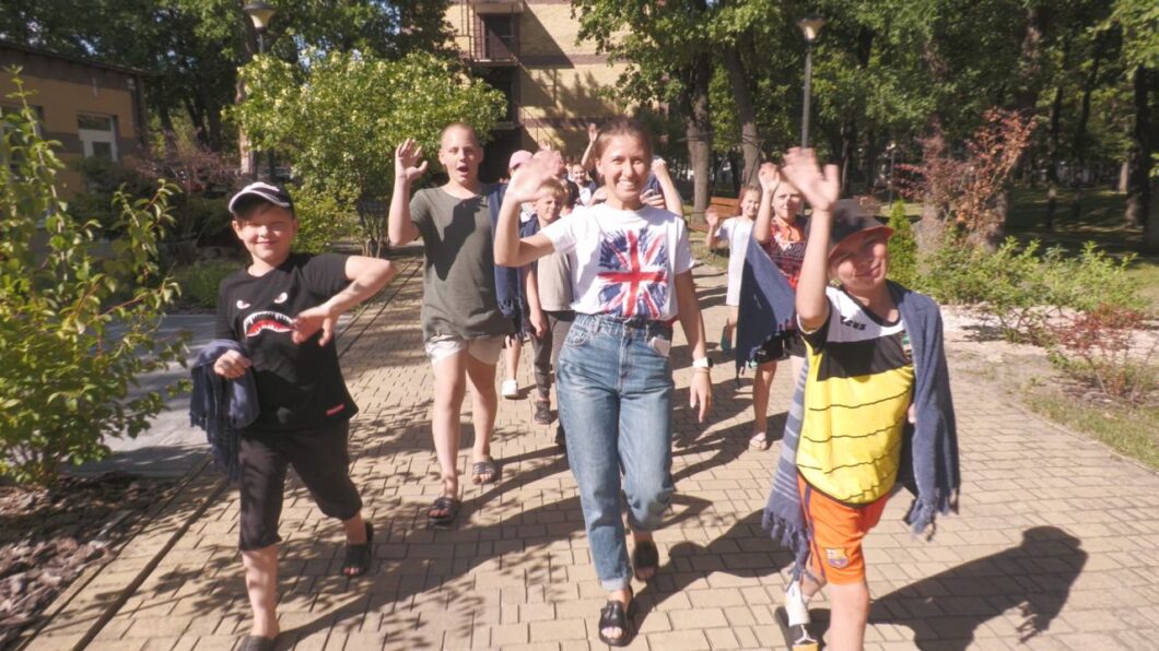 Дніпровські студенти створили безкоштовний табір для дітей-переселенців. Новини Дніпра