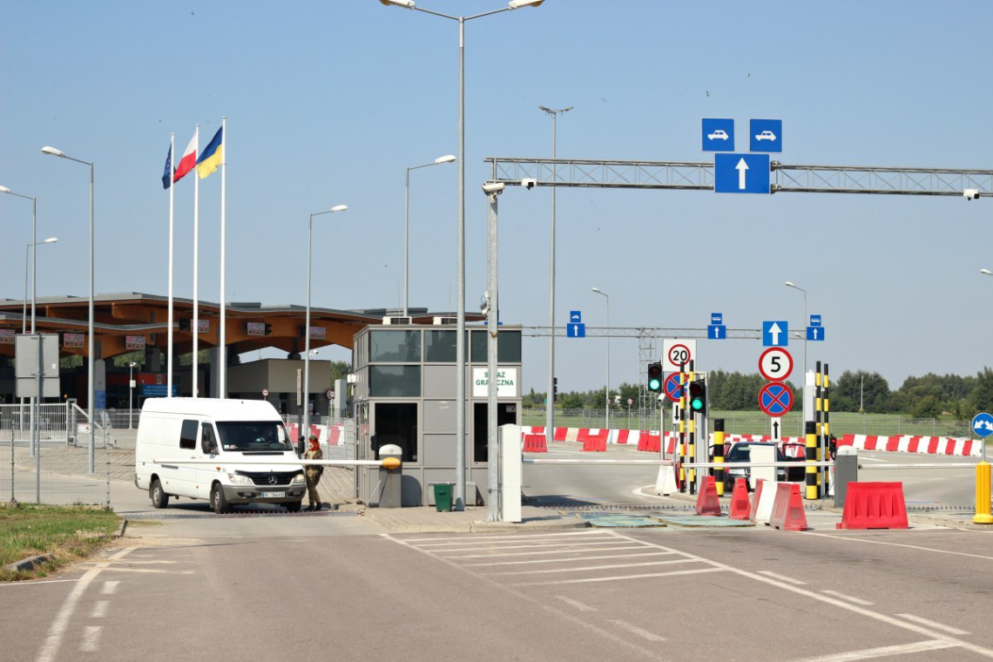 Розширили список чоловіків для виїзду за кордон. Новин