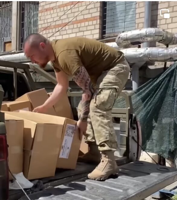 Форма, ліки, сухпайки: чергова допомога від Дніпра військовим 