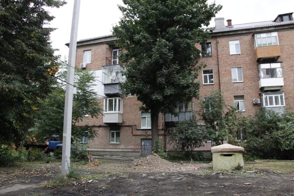 «Зробили швидко»: дніпряни показують, як відновили їхні будинки після влучання російських ракет