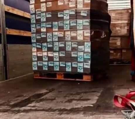Продуктові та медичні вантажі, генератор, корми для тварин: допомога від Дніпра за тиждень