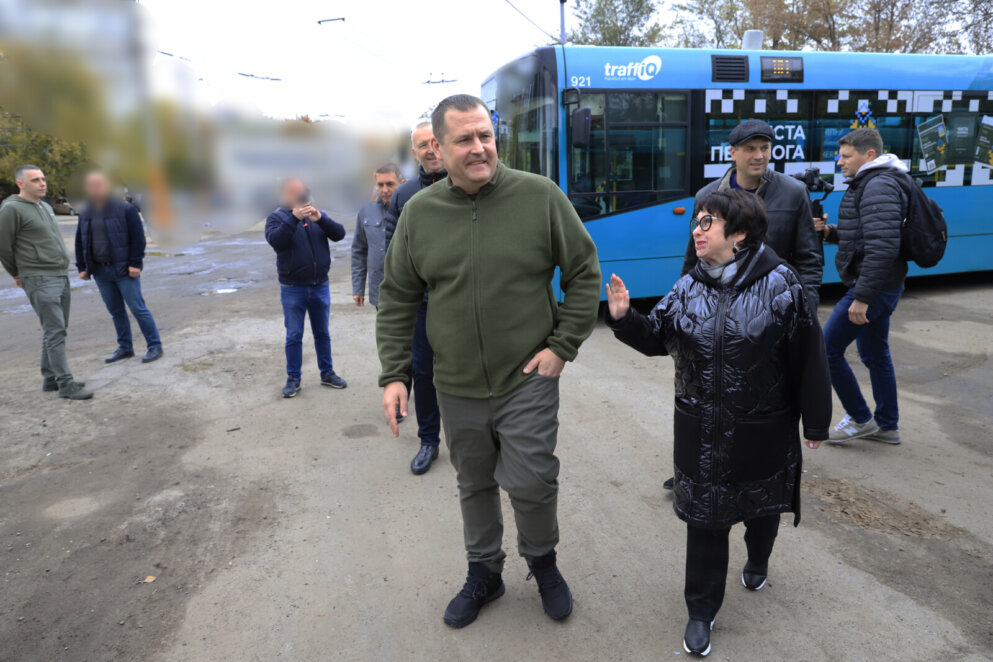 Автобуси, які Дніпру передали підприємці  - Наше Місто