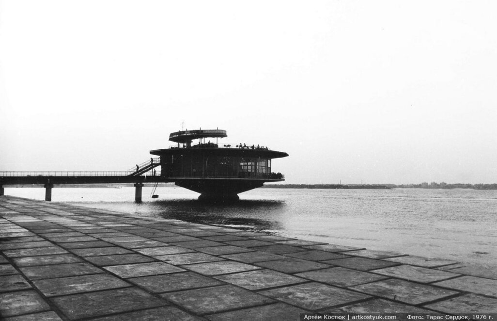 Літаюча тарілка на воді: історія знаменитого ресторану «Поплавок» у Дніпрі