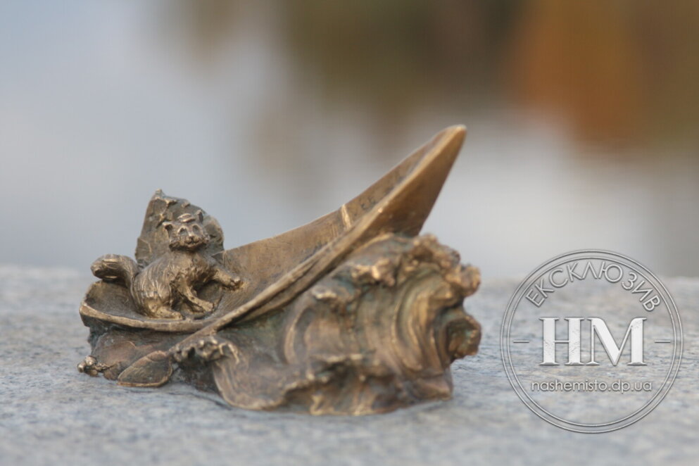 У Дніпрі відкрили нову міні-скульптуру «Дніпровські лоцмани» (фото)