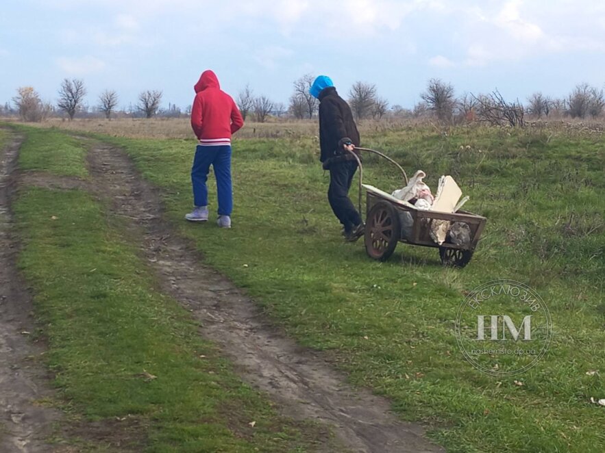 Місцеві жителі знищують Мавринський майдан - Наше Місто